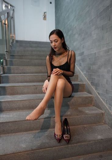 欧美气质风手绘头像_超清高清完整版播放