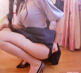 欧美范的束口小包包_超清高清迅雷在线观看
